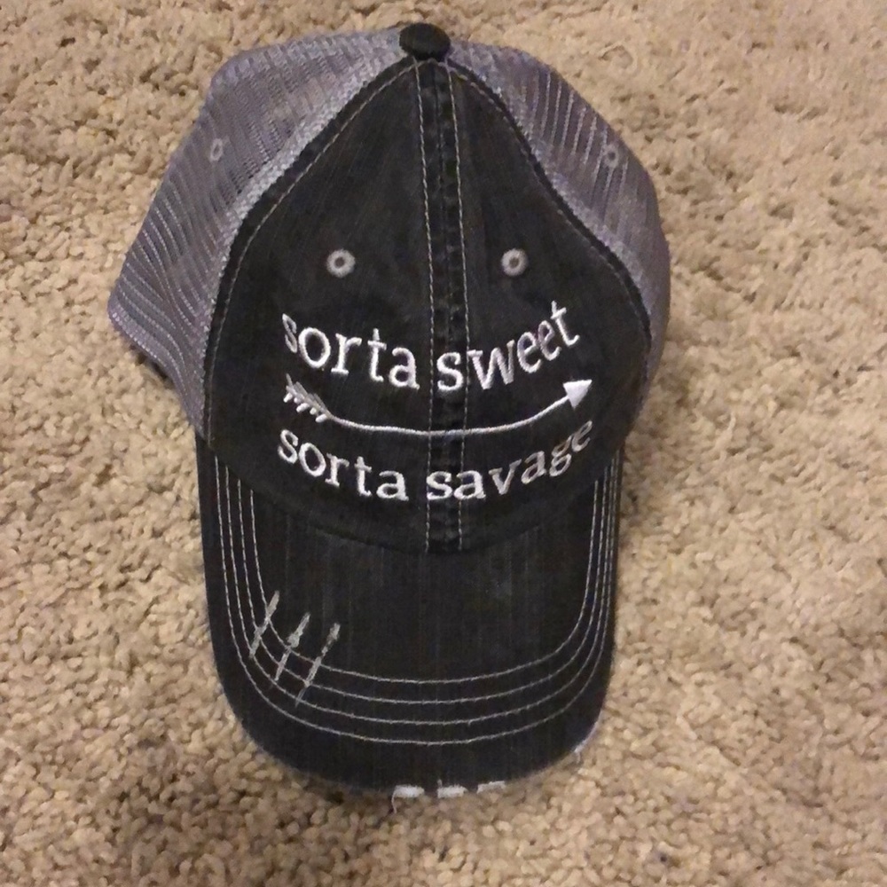 Women’s trucker hat
